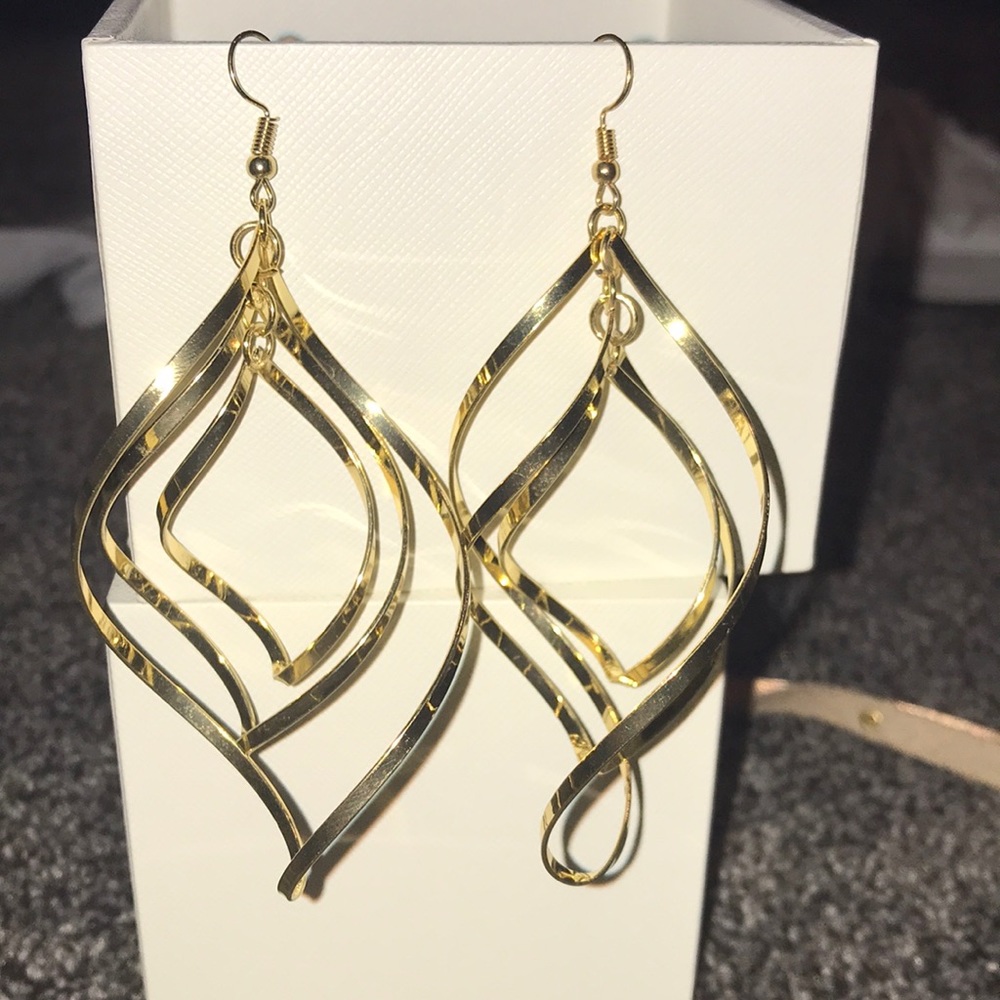 Gold earring bundle